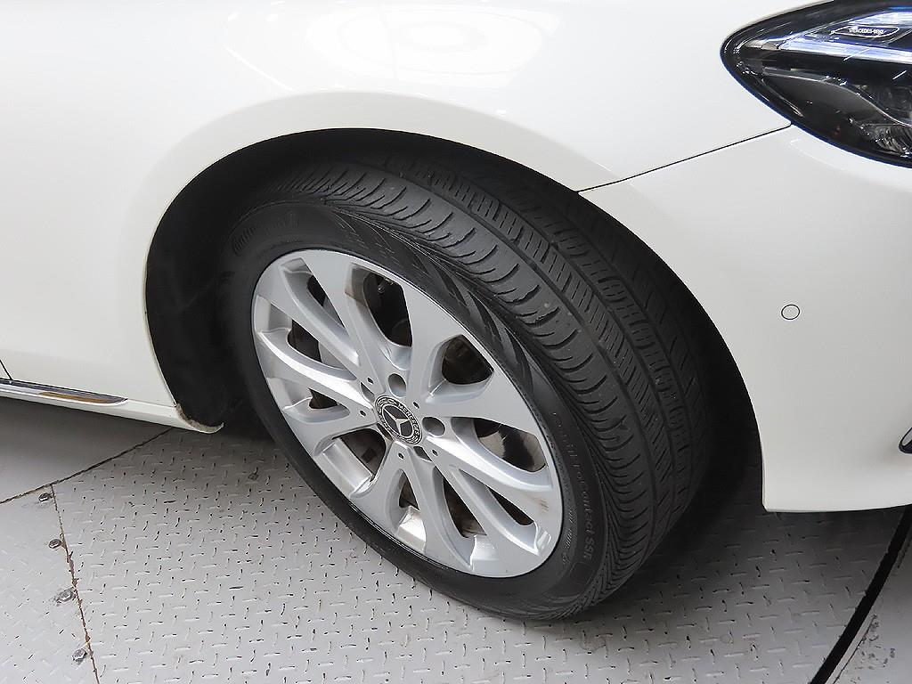 Mercedes Benz E class - Vista 9