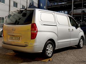 HYUNDAI Starex - Vista 6