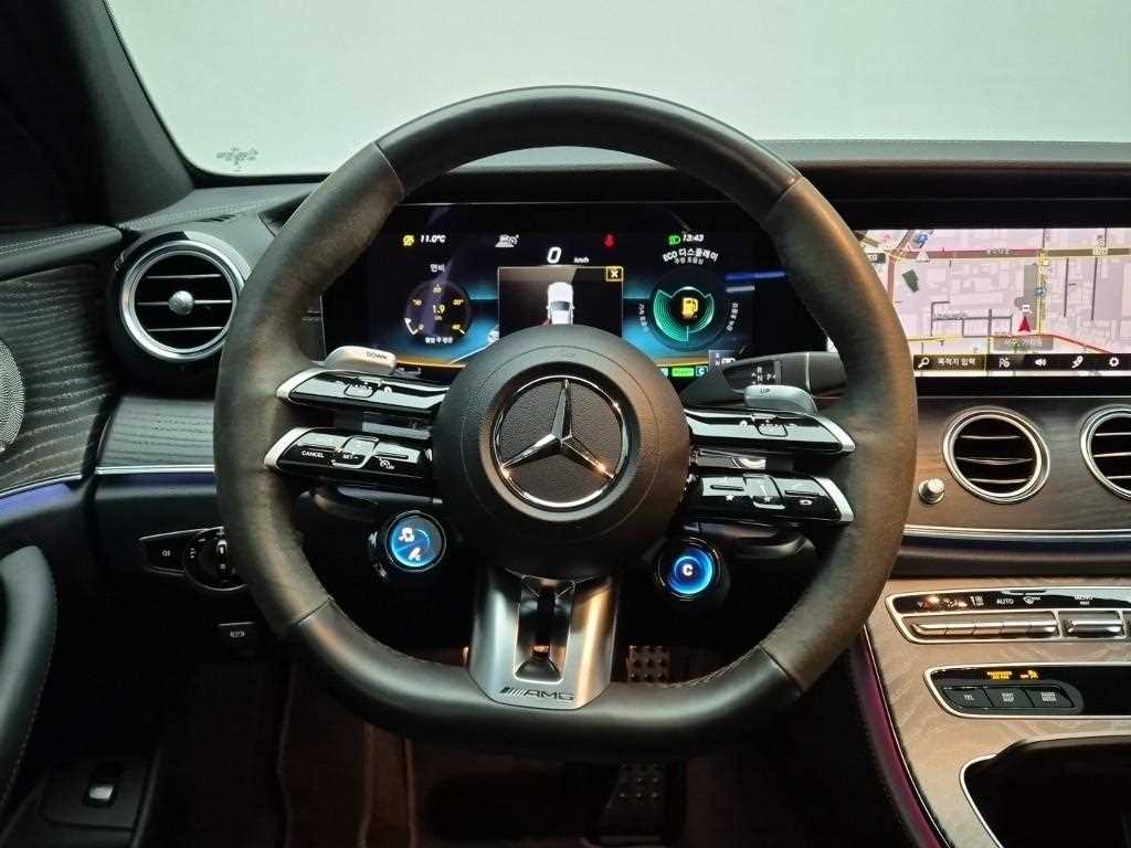 Mercedes Benz E class - Vista 9