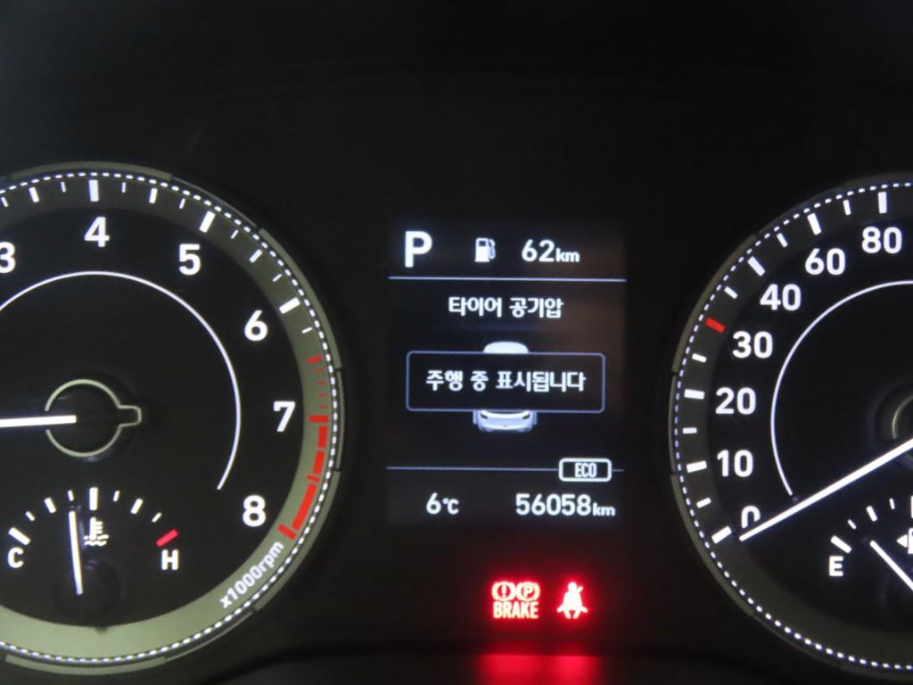 HYUNDAI Venue - Vista 8