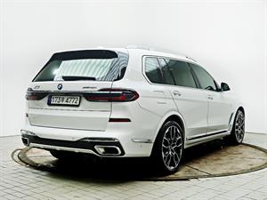 BMW X7 - Vista 8