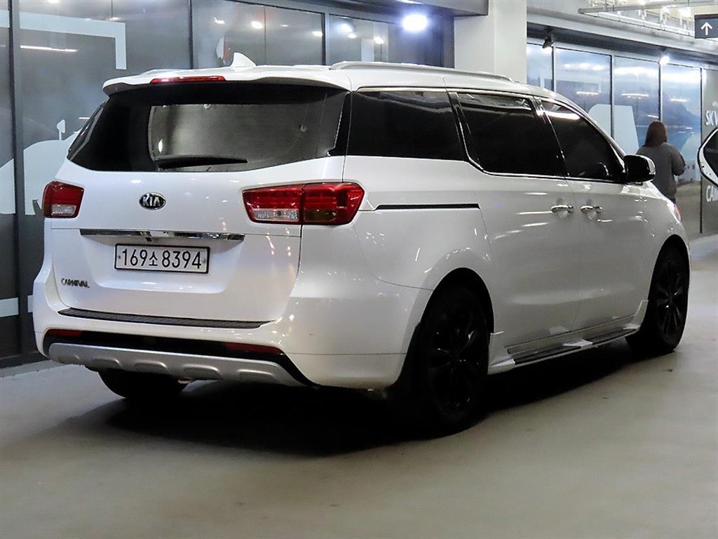 KIA Carnival - Vista 4