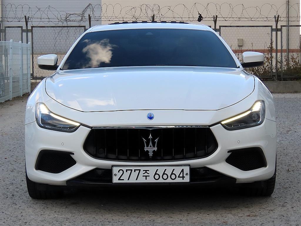 Maserati Ghibli 2018 Blanco - Importación desde Corea - HF Imports Iquique - Foto 1