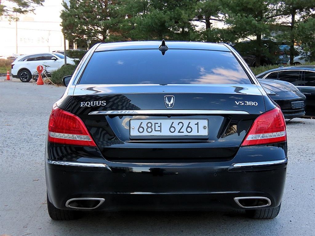 HYUNDAI Equus - Vista 4