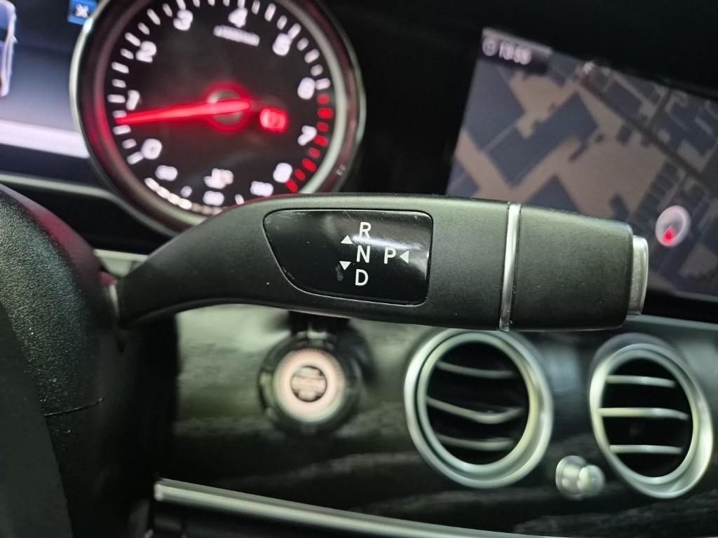 Mercedes Benz E class - Vista 8