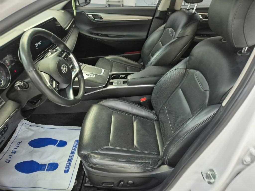 HYUNDAI Grandeur - Vista 11