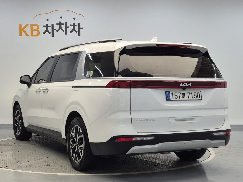 KIA Carnival - Vista 5