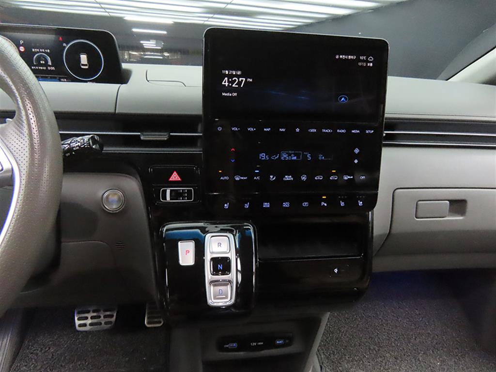 HYUNDAI Staria - Vista 12