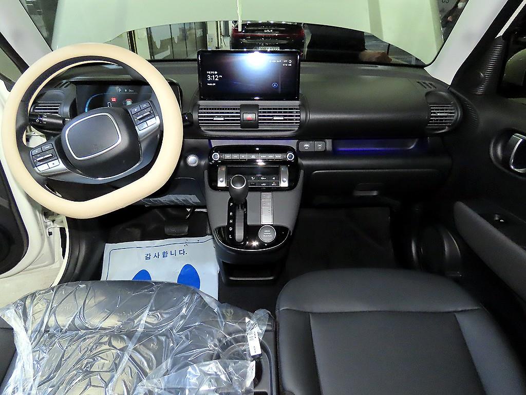 HYUNDAI Casper - Vista 10