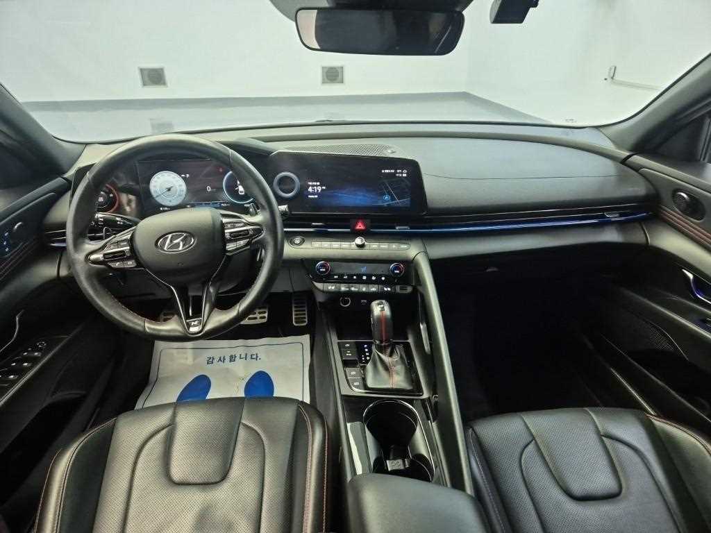 HYUNDAI Avante - Vista 7