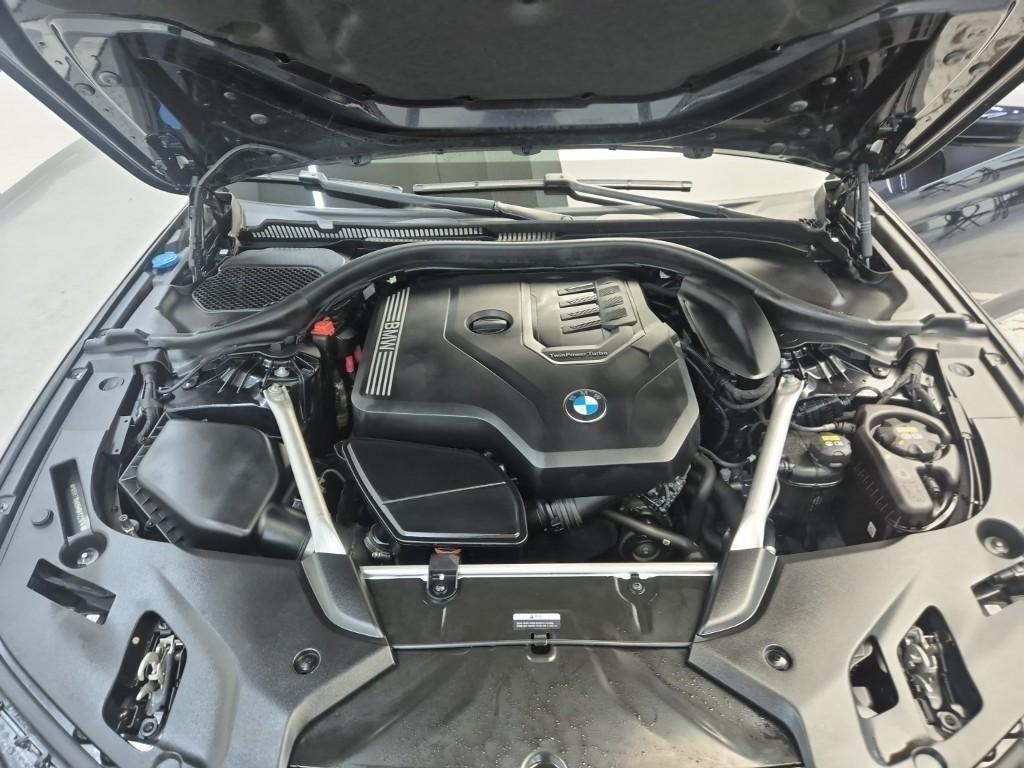 BMW 5 Series - Vista 5