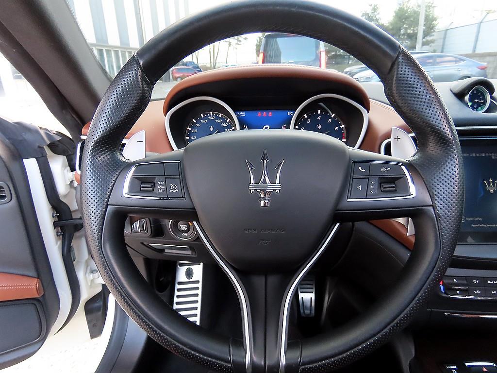 Maserati Ghibli - Vista 8