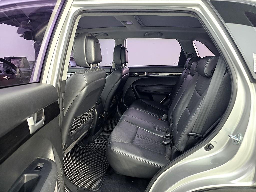 KIA Sorento - Vista 9