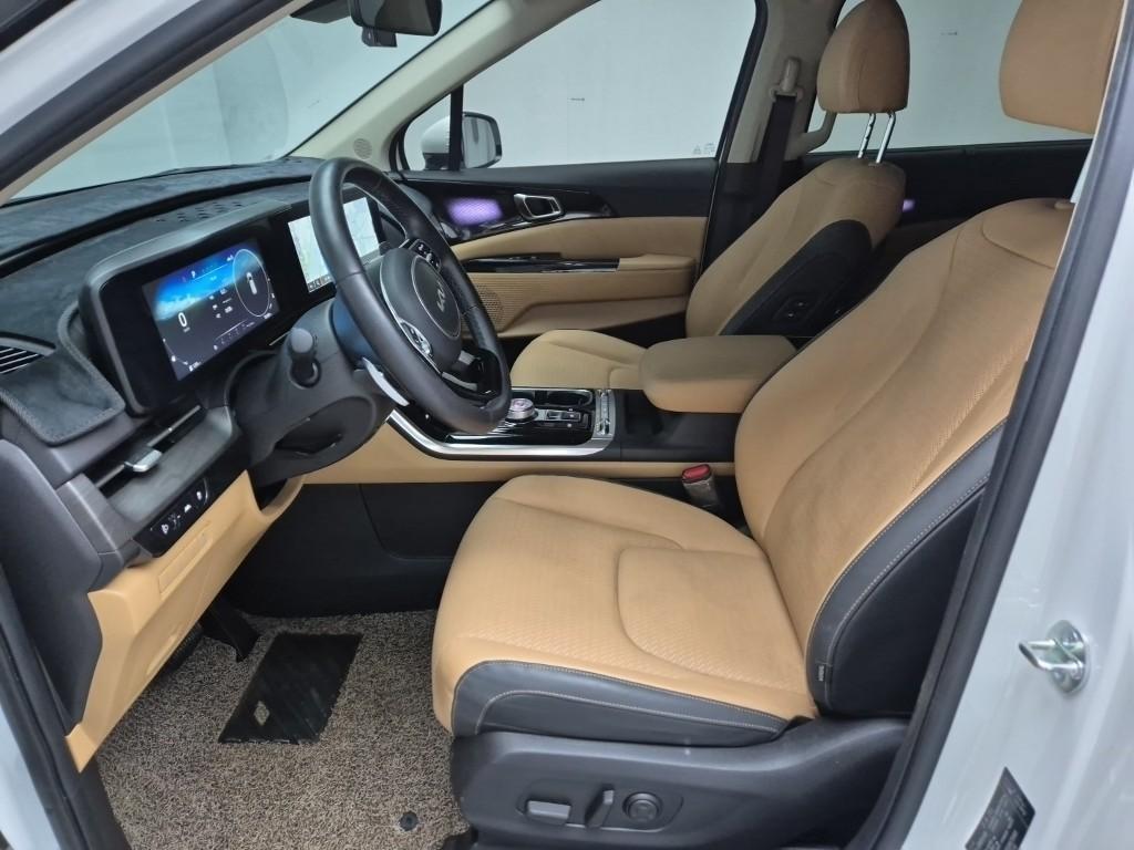 KIA Carnival - Vista 11