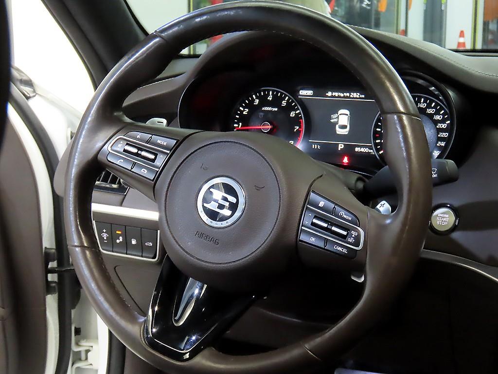 KIA Stinger - Vista 8