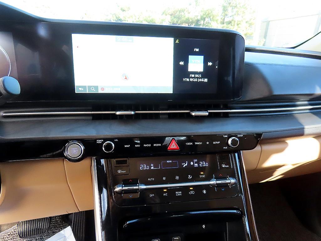 KIA Carnival - Vista 12