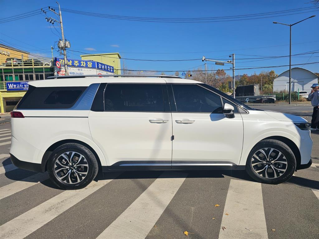 KIA Carnival - Vista 7