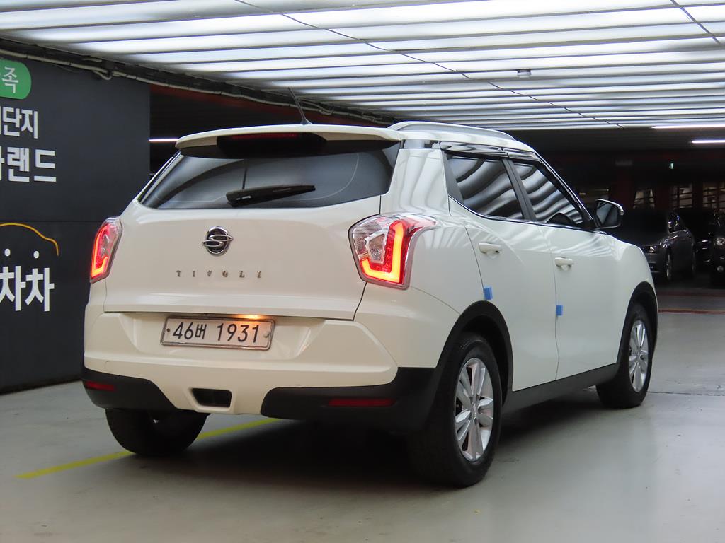 Ssangyong Tivoli - Vista 4