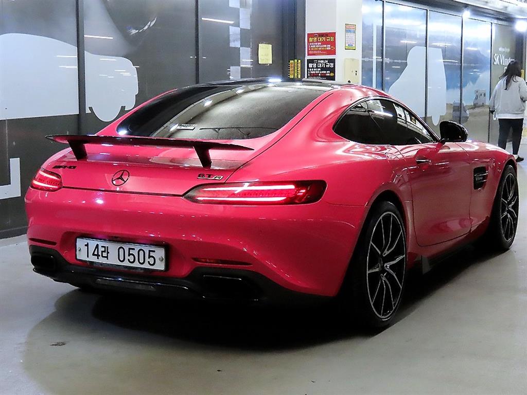 Mercedes Benz AMG GT - Vista 4