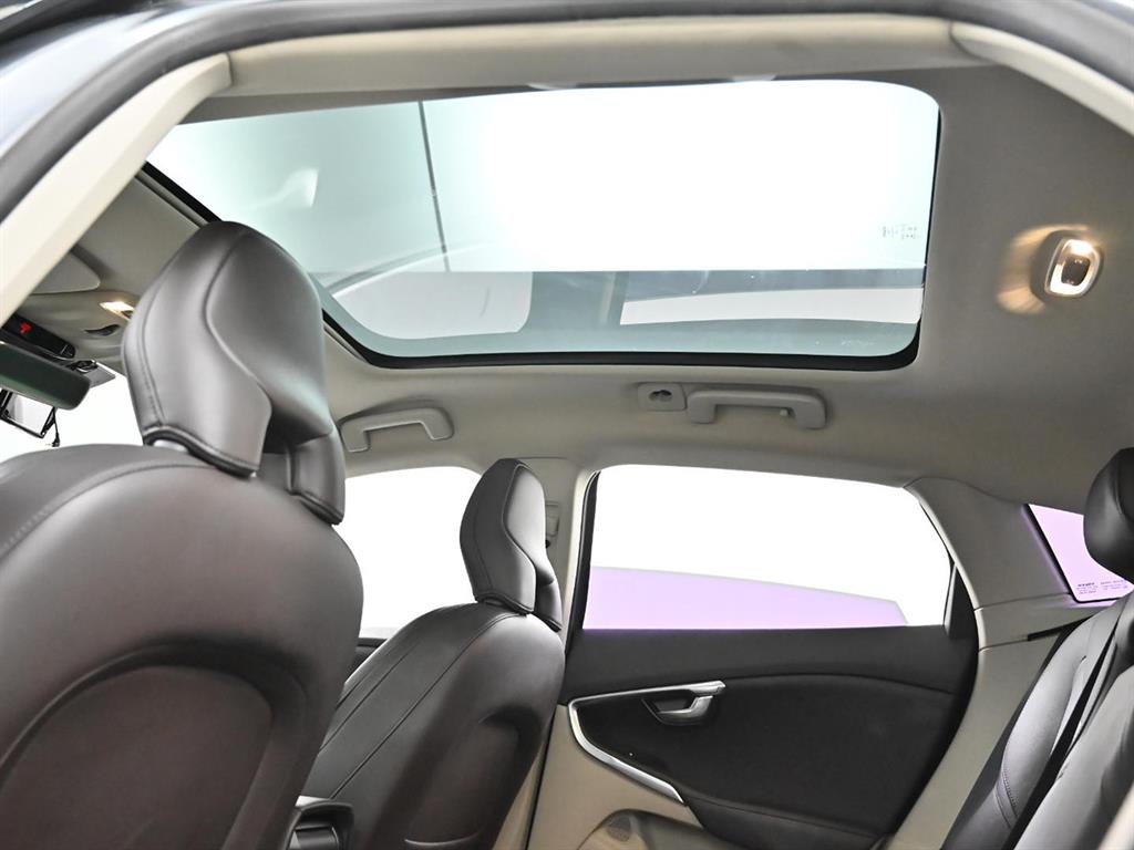 Volvo V40 2015 Azul - Importación desde Corea - HF Imports Iquique - Foto 17