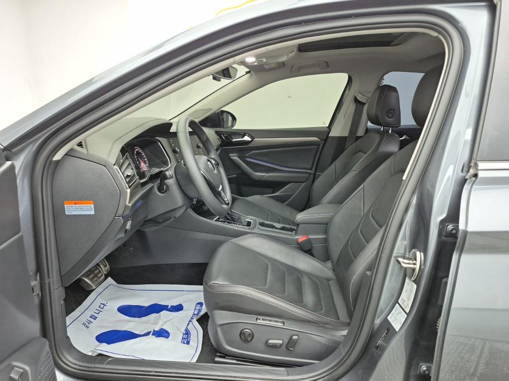 Volkswagen Jetta - Vista 11