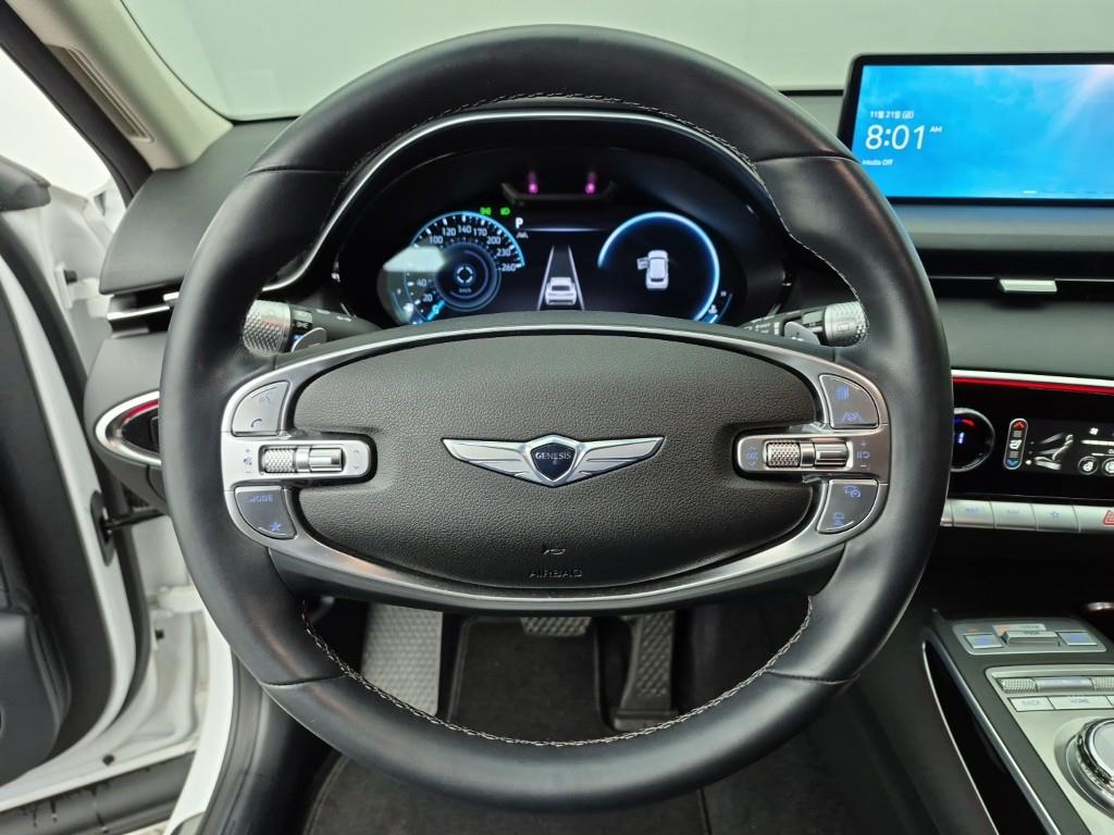 Genesis GV70 - Vista 9