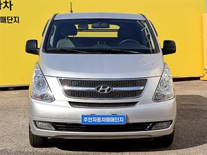 HYUNDAI Starex - Vista 2