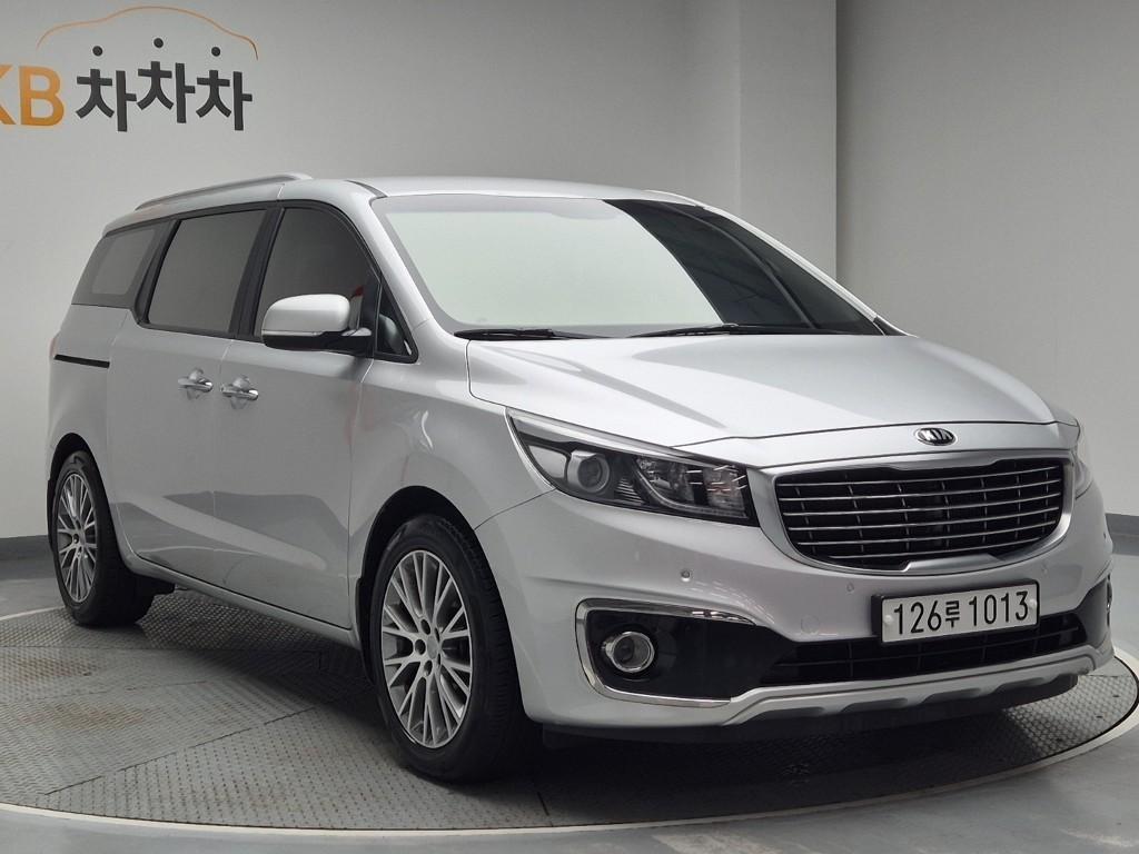 KIA Carnival - Vista 4