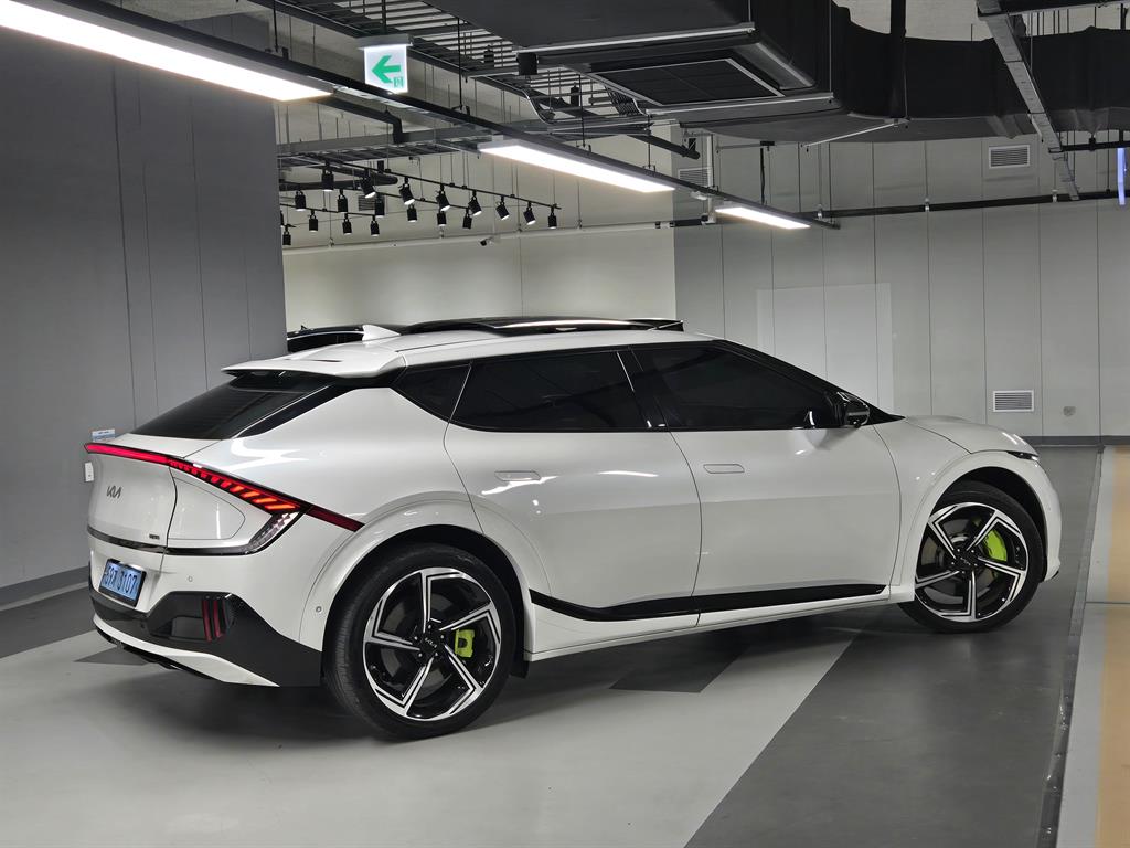 KIA EV6 - Vista 4