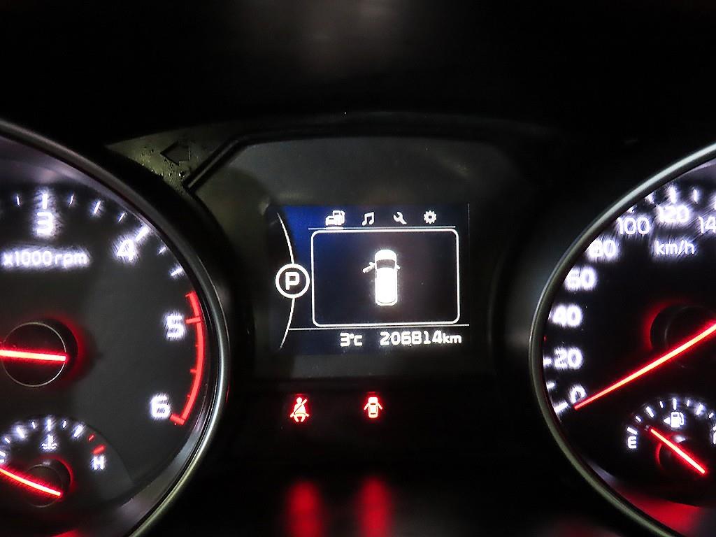 KIA Carnival - Vista 10