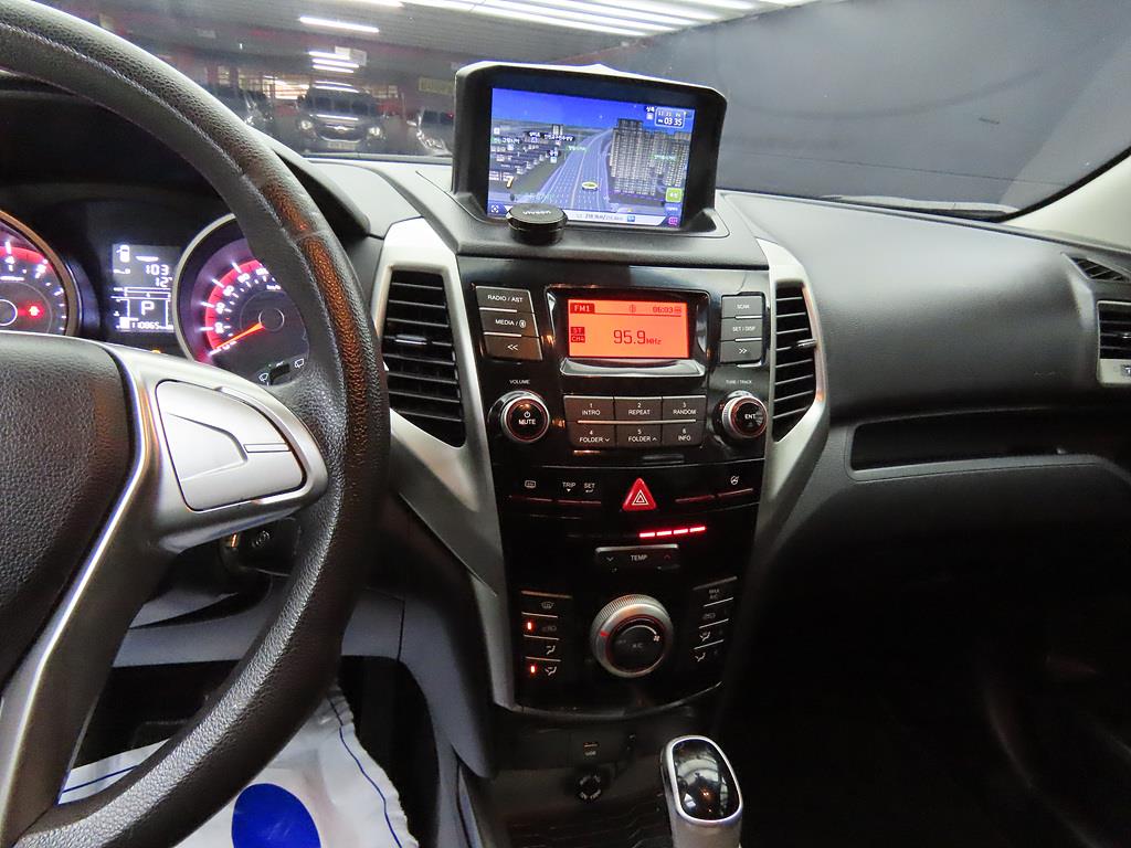 Ssangyong Tivoli - Vista 10