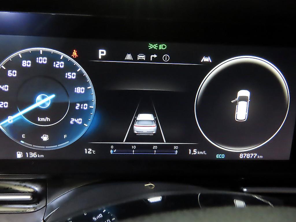 KIA Carnival - Vista 9