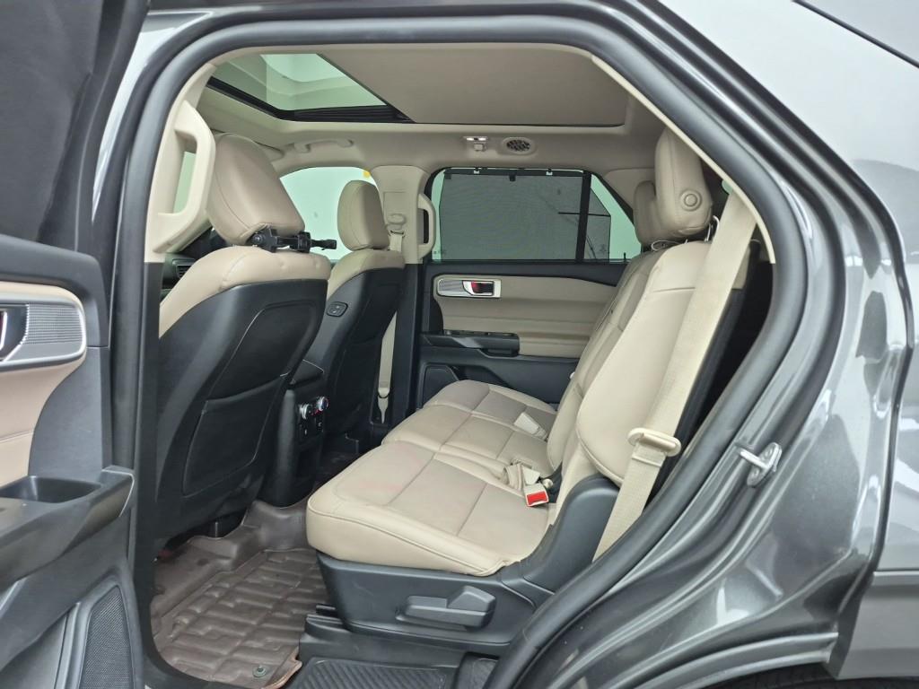 Ford Explorer - Vista 12