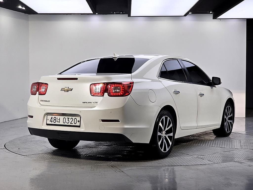 Chevrolet Malibu - Vista 4