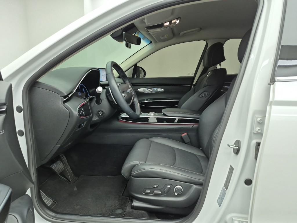 Genesis GV70 - Vista 11