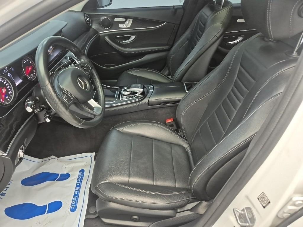 Mercedes Benz E class - Vista 11