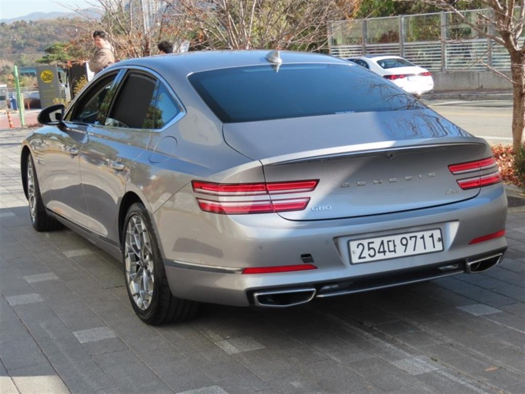 Genesis G80 - Vista 7