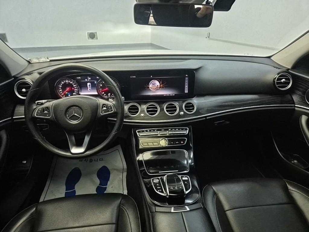 Mercedes Benz E class - Vista 7