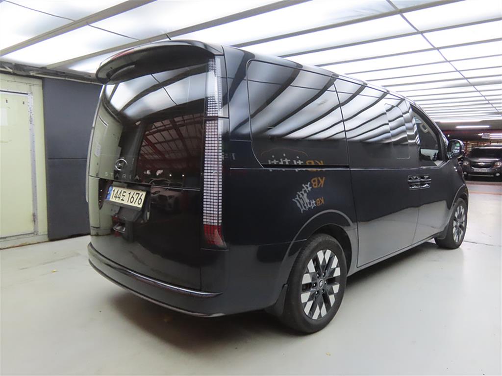 HYUNDAI Staria - Vista 4