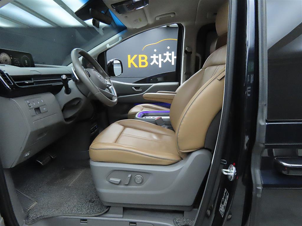 HYUNDAI Staria - Vista 5