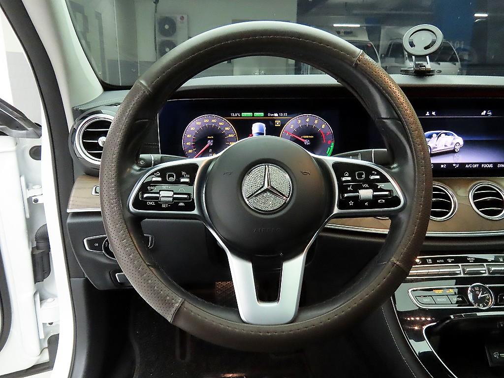 Mercedes Benz E class - Vista 6