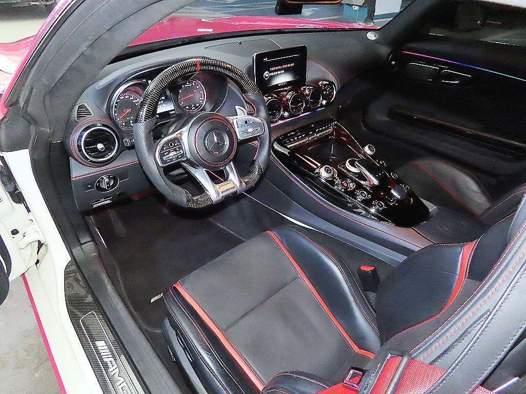 Mercedes Benz AMG GT - Vista 10