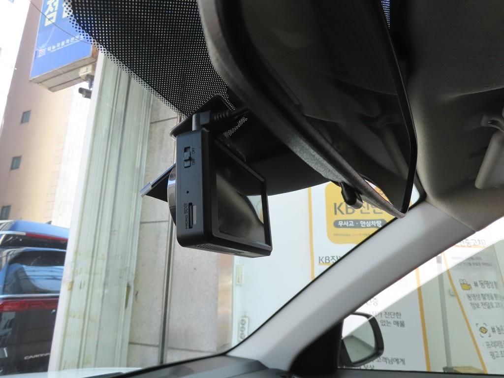 HYUNDAI Venue - Vista 11