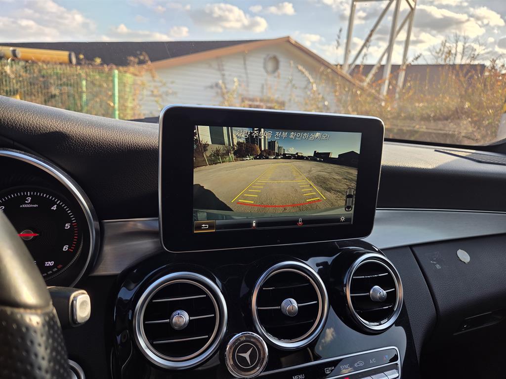 Mercedes Benz C Class - Vista 8