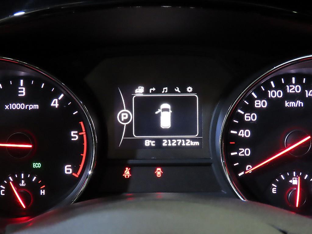 KIA Carnival - Vista 9