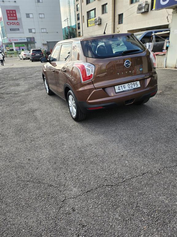 Ssangyong Tivoli - Vista 4