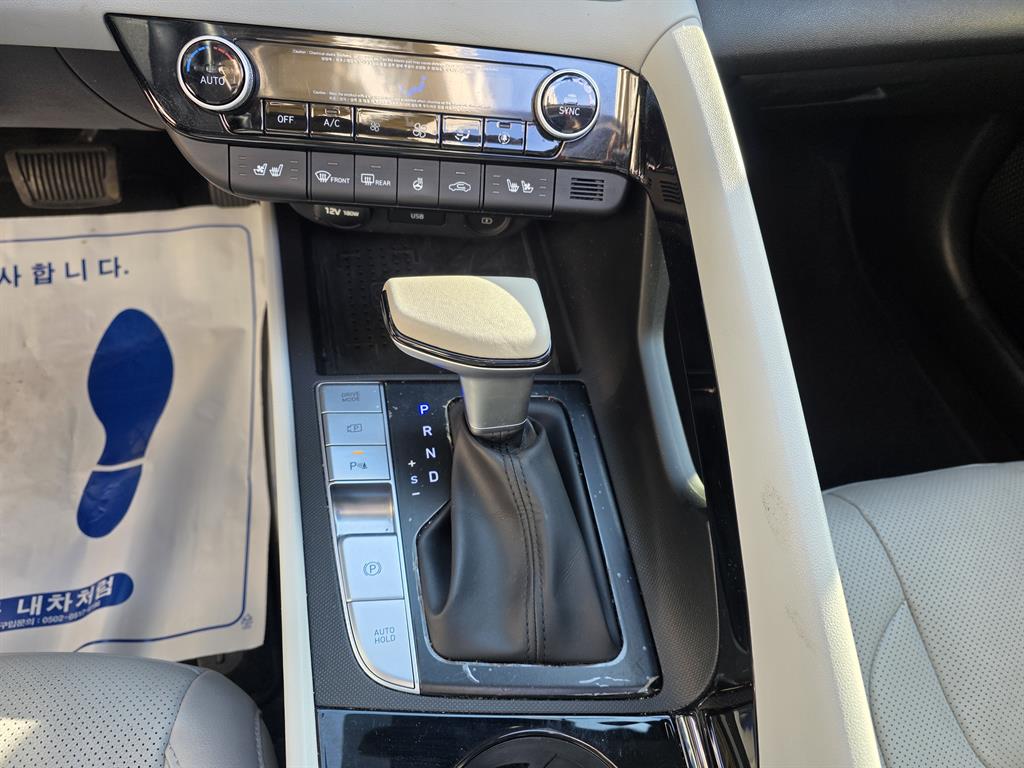 HYUNDAI Avante - Vista 12