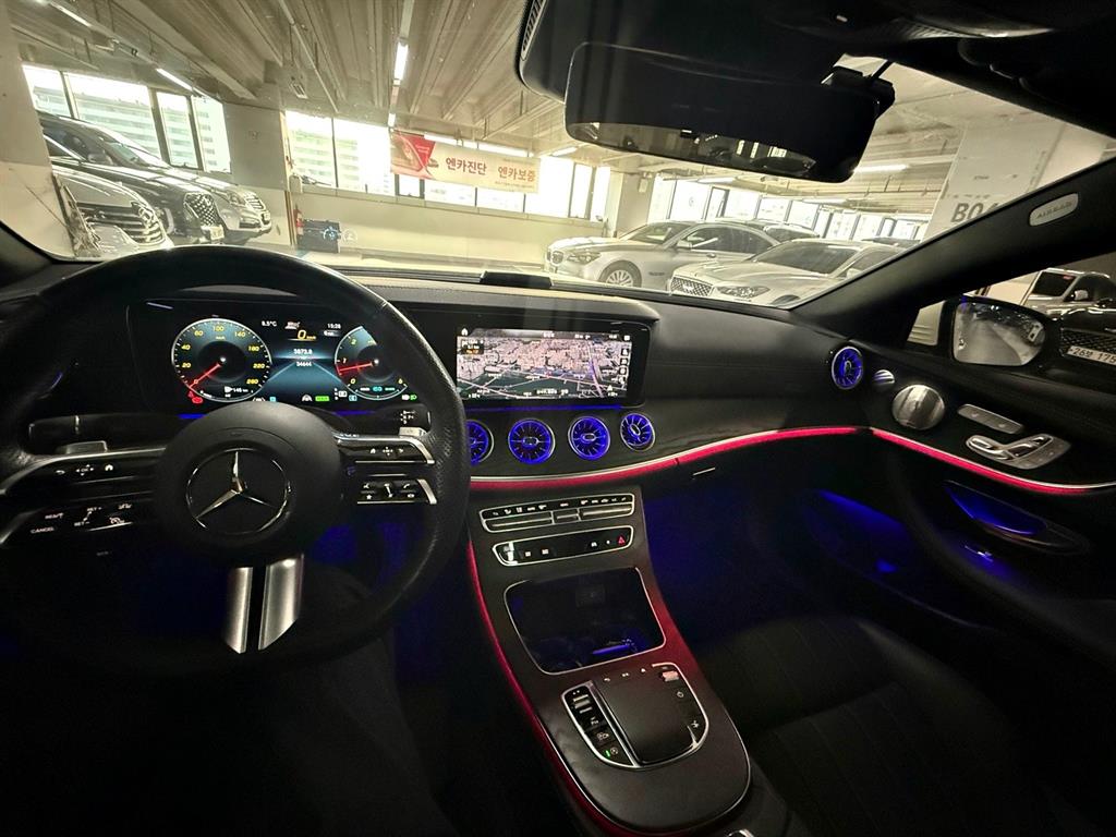 Mercedes Benz E class - Vista 6