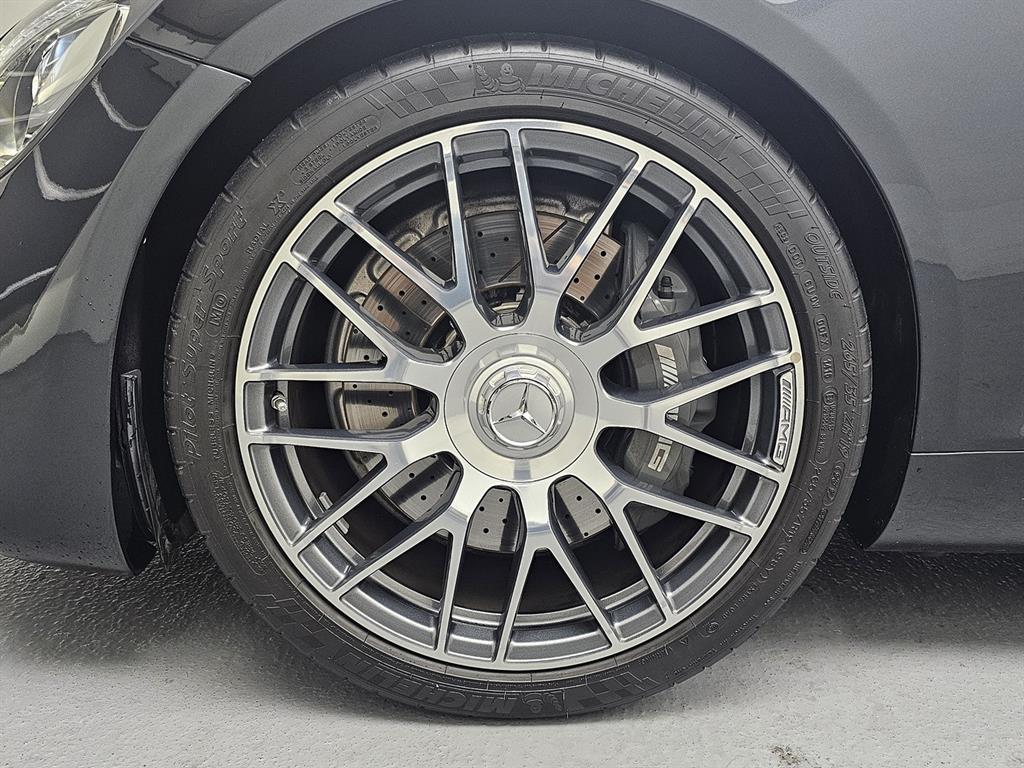 Mercedes Benz AMG GT - Vista 5