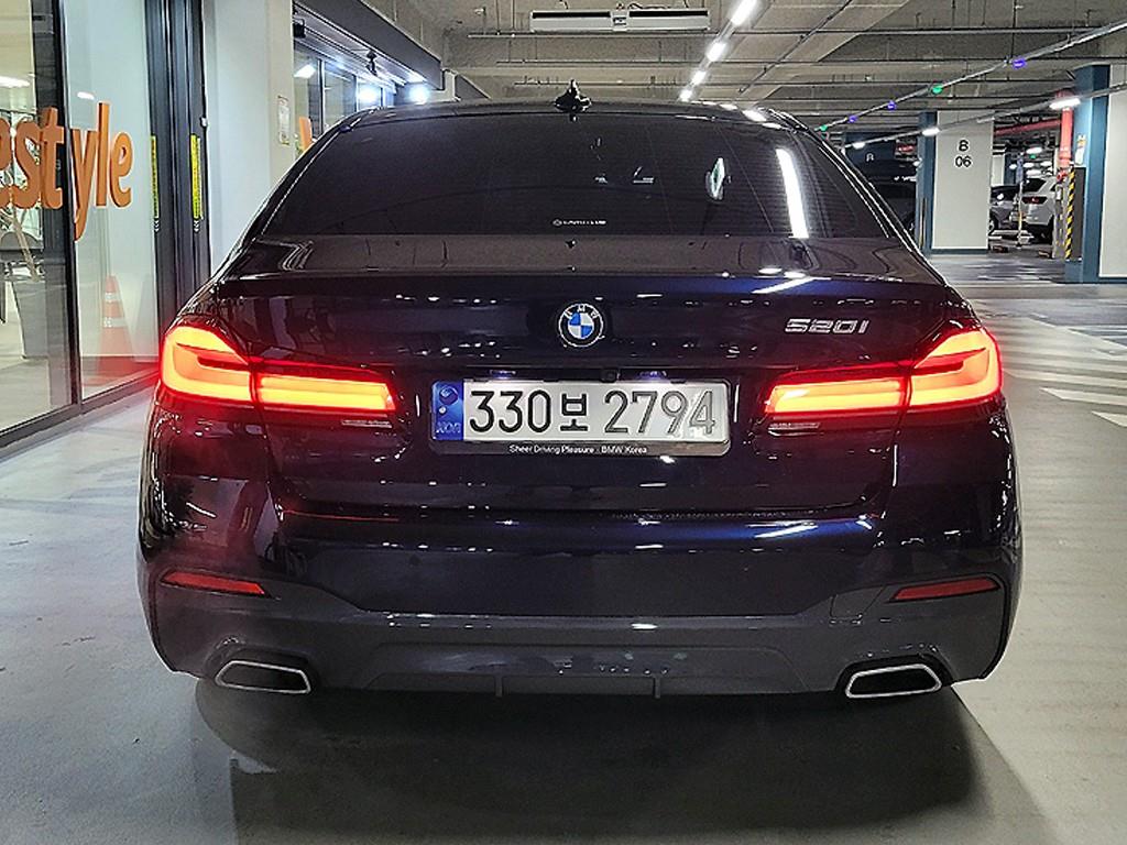 BMW 5 Series - Vista 5